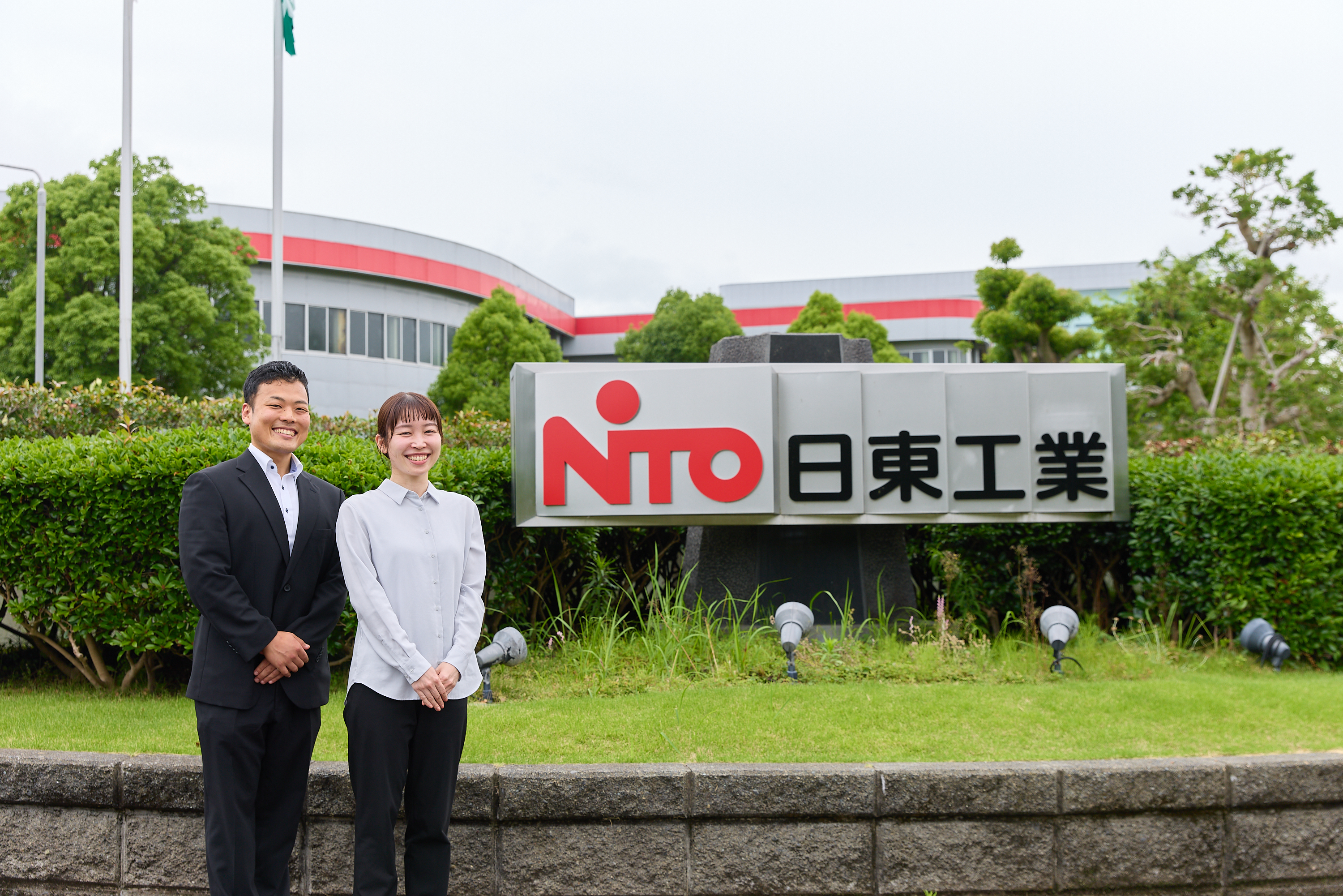 郵送費や人件費含めて100万円のコスト圧縮、リードタイムの短縮を可能に｜株式会社日本標準 様