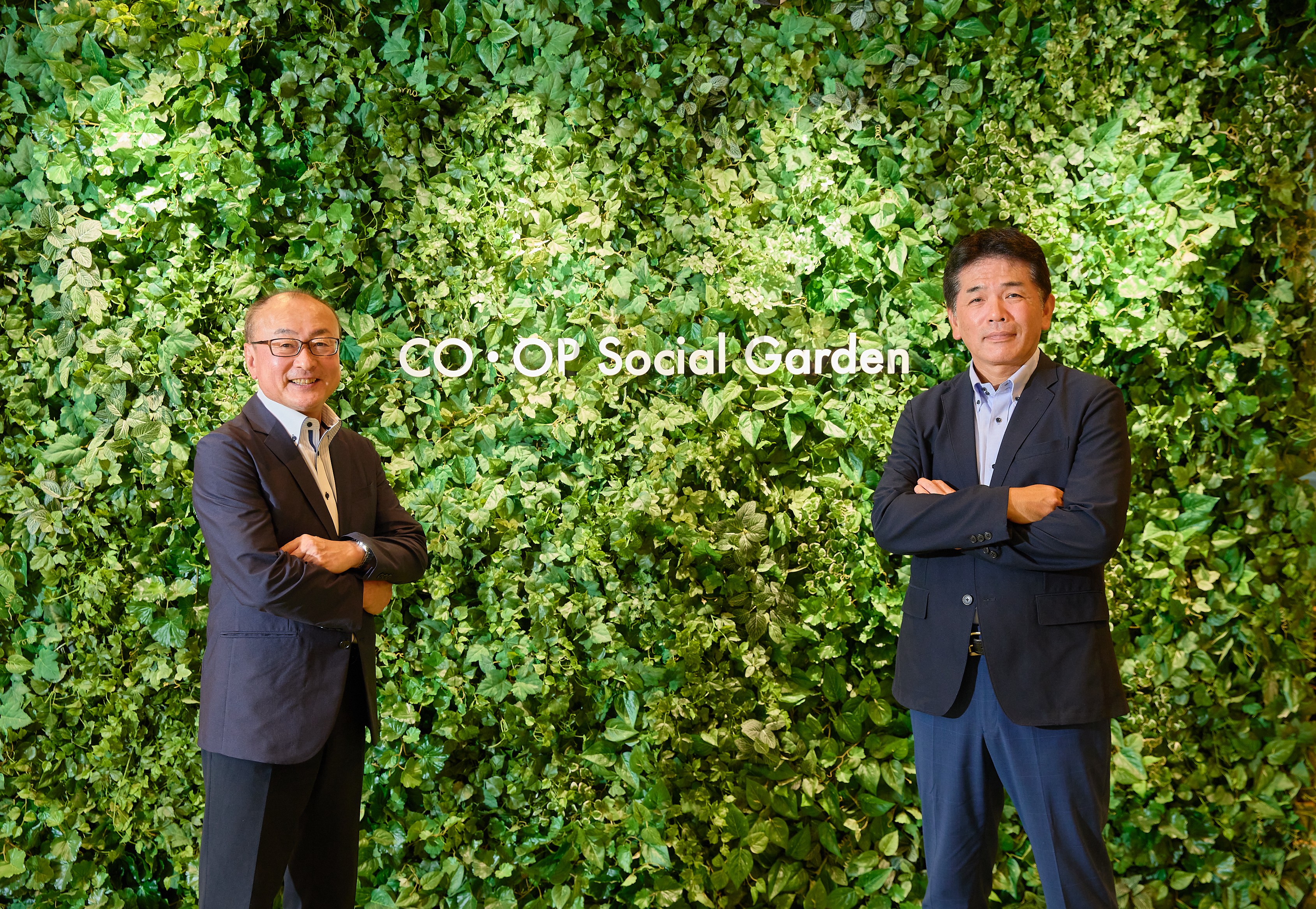 郵送費や人件費含めて100万円のコスト圧縮、リードタイムの短縮を可能に｜株式会社日本標準 様